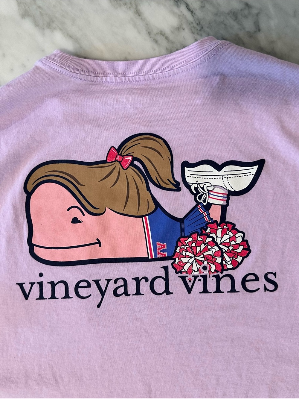 Vineyard Vines Lilac Cheerleader Whale Short Sleeve Pocket Tee Size L Like New!